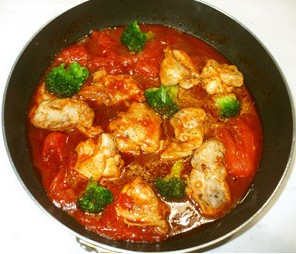 とりもも肉のトマト煮込み