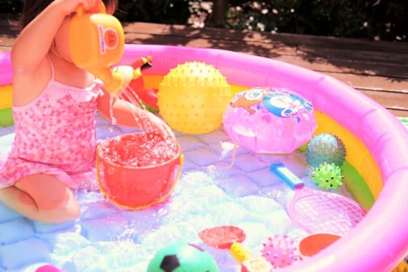 信用 子供のお風呂の下でお風呂に入るおもちゃ水を引くアヒルの子水を引くおもちゃ子供水