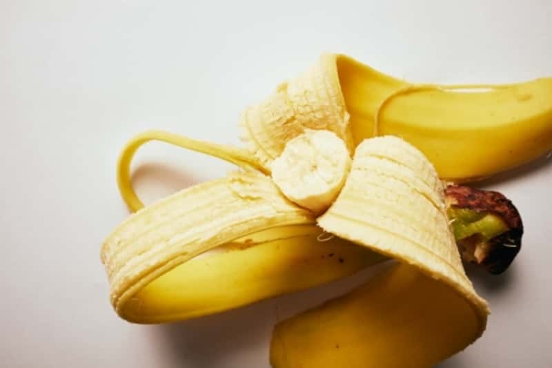 離乳食期に重宝するバナナ！いつから生で食べられるか、おすすめレシピもご紹介 ママびよりウェブ