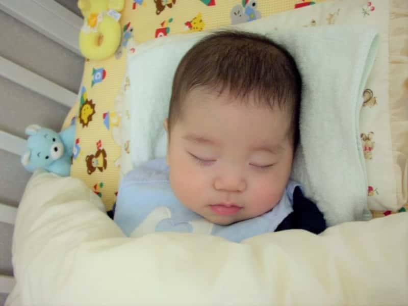 赤ちゃんがすぐに寝るyoutube動画8選 これで寝かしつけが楽になる ママびよりウェブ