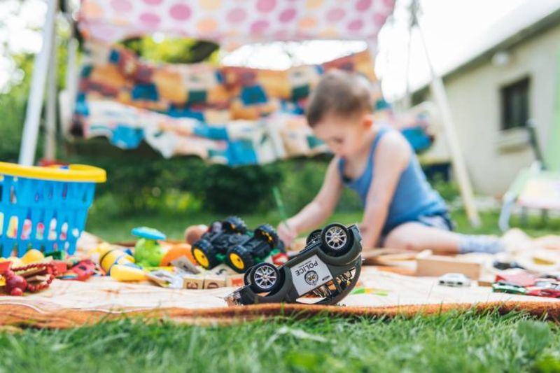 1歳児におすすめ 外遊びが楽しくなる人気のおもちゃ15選 ママびよりウェブ